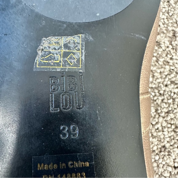 BIBI LOU Studded Mary Jane Flats Size 39 Anthropologie - Picture 3 of 13